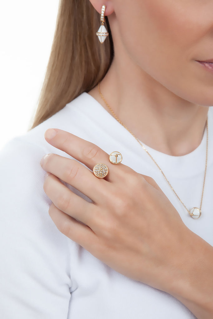 Tresor Iconec Between The Finger Ring