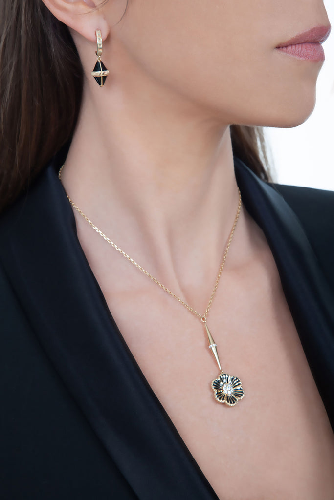 Queen Idoraelle La Tige Royal Pendant