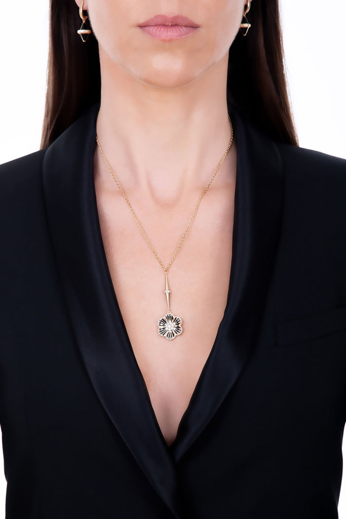 Queen Idoraelle La Tige Royal Pendant